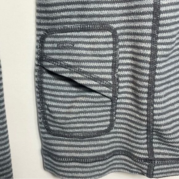 Lululemon Run: Turn Around Long Sleeve Deep Coal/Gray Stripe Size 8 - Picture 5 of 7